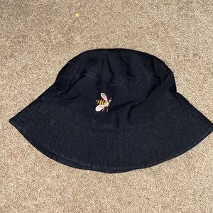 SHEIN bee pin bucket hat